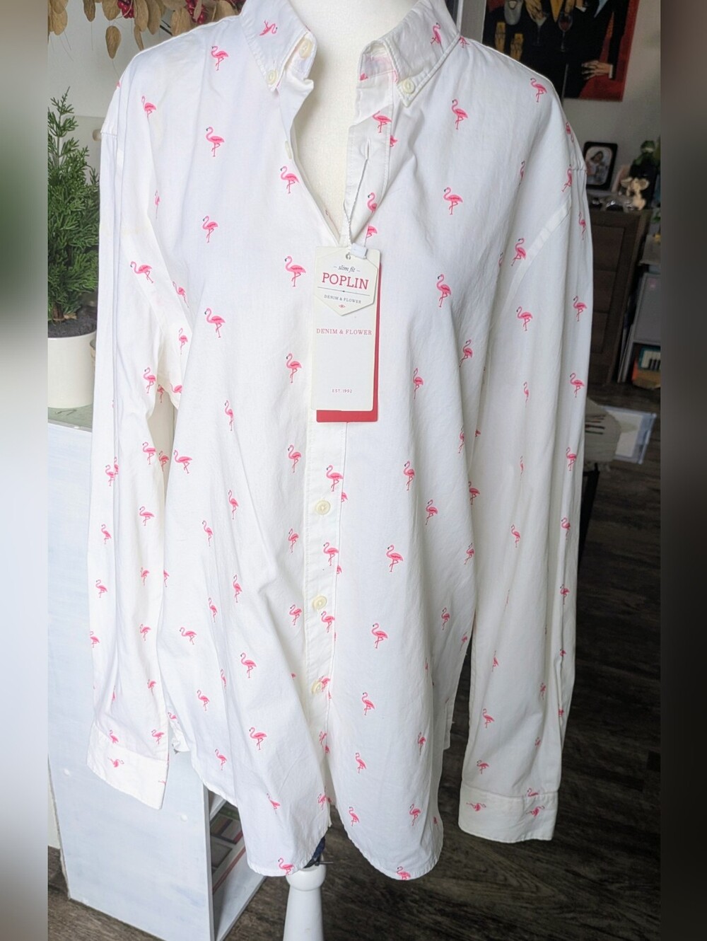 New with tags Women’s D & F flamingo print button-up top breathable cotton